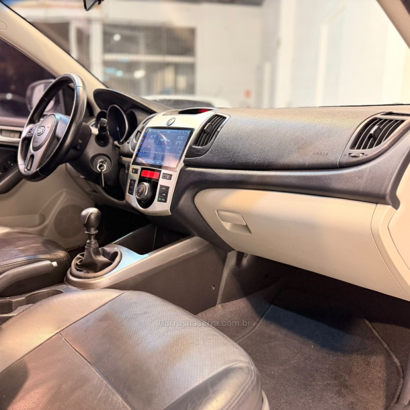 CERATO 1.6 EX SEDAN 16V GASOLINA 4P MANUAL - 2010 - NOVO HAMBURGO
