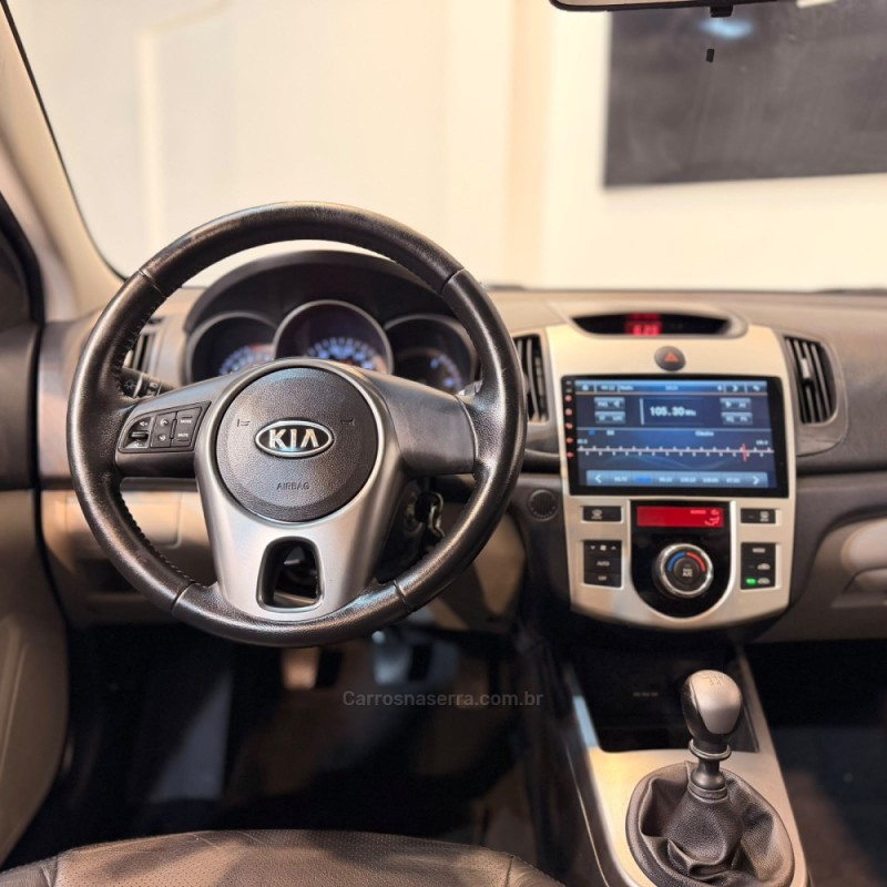 CERATO 1.6 EX SEDAN 16V GASOLINA 4P MANUAL - 2010 - NOVO HAMBURGO