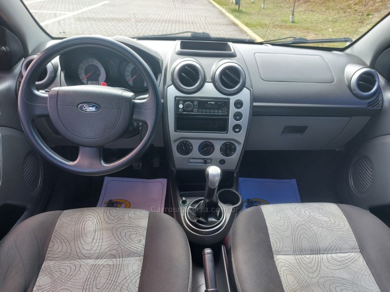 FIESTA 1.6 ROCAM SE PLUS SEDAN 8V FLEX 4P MANUAL - 2009 - CAXIAS DO SUL