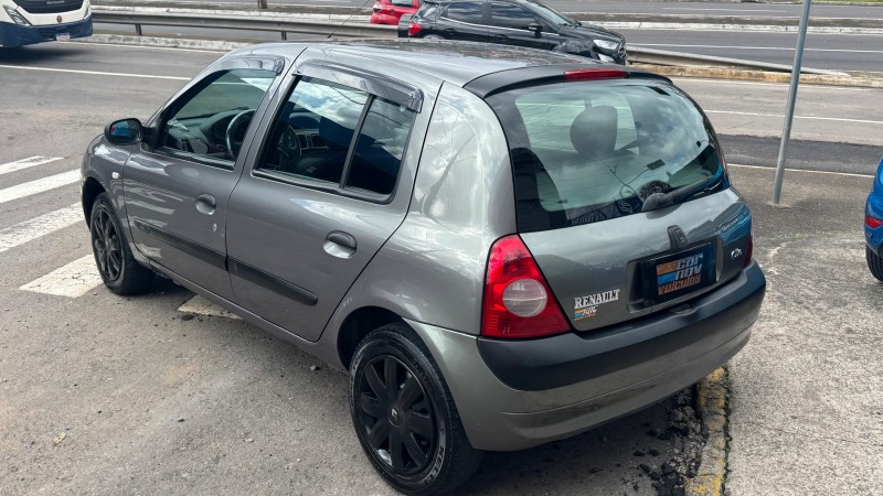 CLIO 1.0 EXPRESSION 16V FLEX 4P MANUAL - 2005 - CAXIAS DO SUL