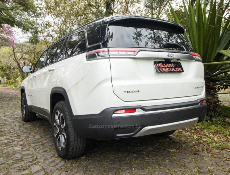 COMMANDER 2.0 LIMITED TD380 16V 4X4 TURBO DIESEL 4P AUTOMÁTICO - 2022 - NOVO HAMBURGO