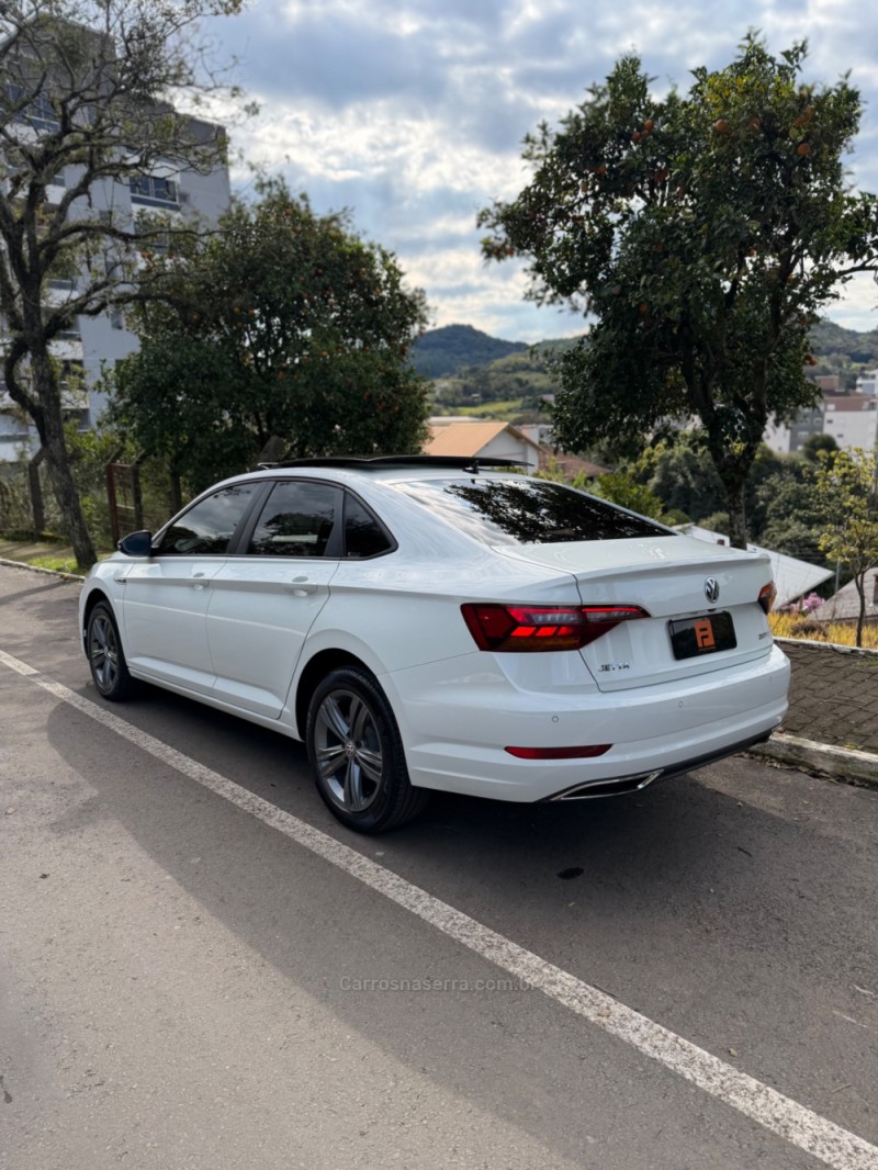 JETTA 1.4 R-LINE 250 16V TSI FLEX 4P AUTOMÁTICO - 2019 - NOVA ARAçá