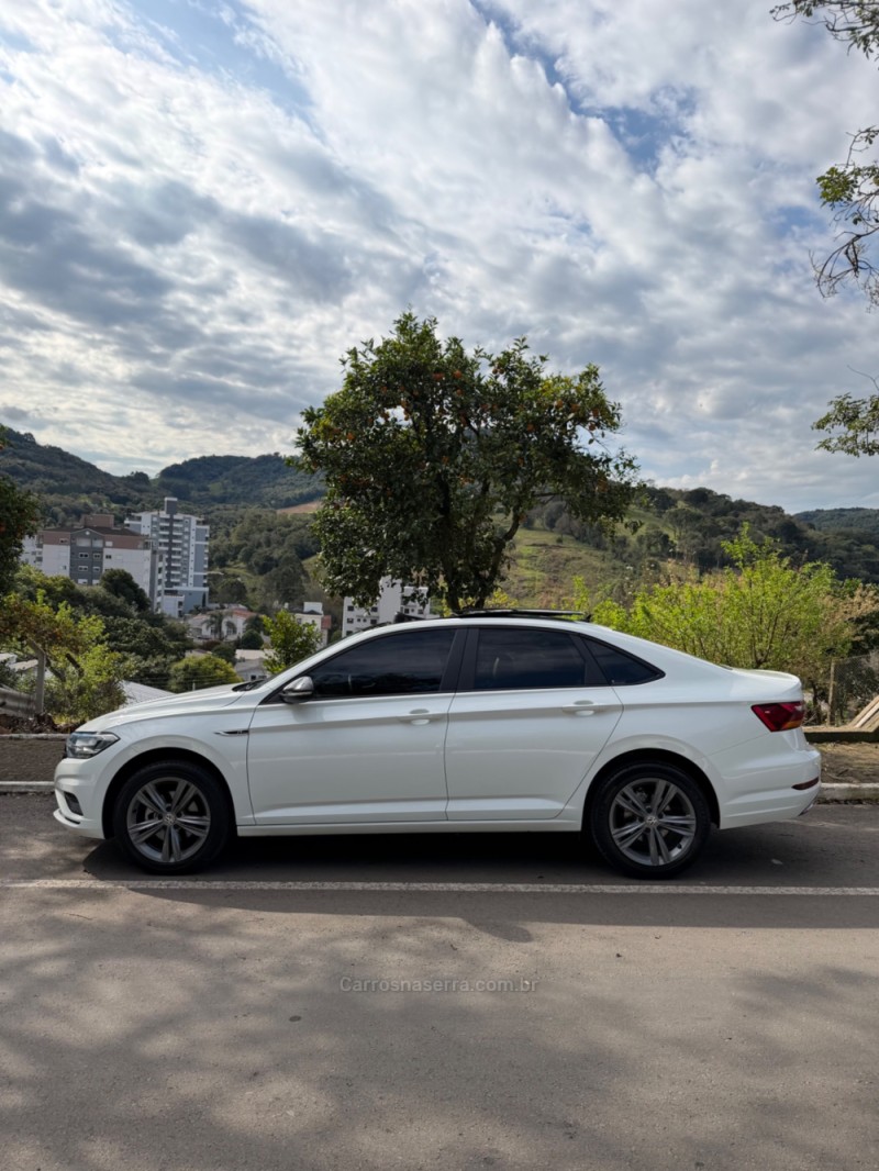 JETTA 1.4 R-LINE 250 16V TSI FLEX 4P AUTOMÁTICO - 2019 - NOVA ARAçá
