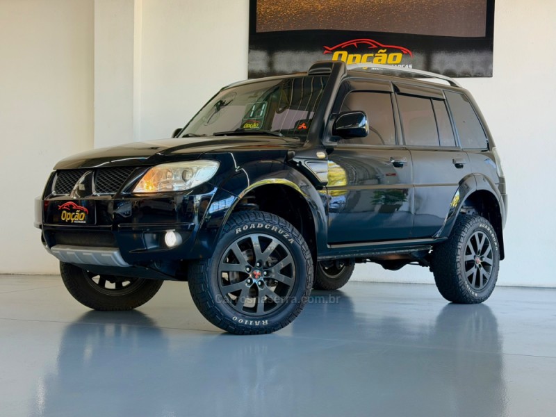 PAJERO TR4 2.0 4X4 16V 140CV FLEX 4P MANUAL - 2011 - NOVO HAMBURGO