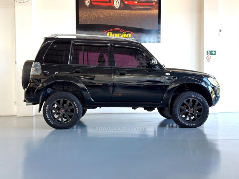 PAJERO TR4 2.0 4X4 16V 140CV FLEX 4P MANUAL - 2011 - NOVO HAMBURGO
