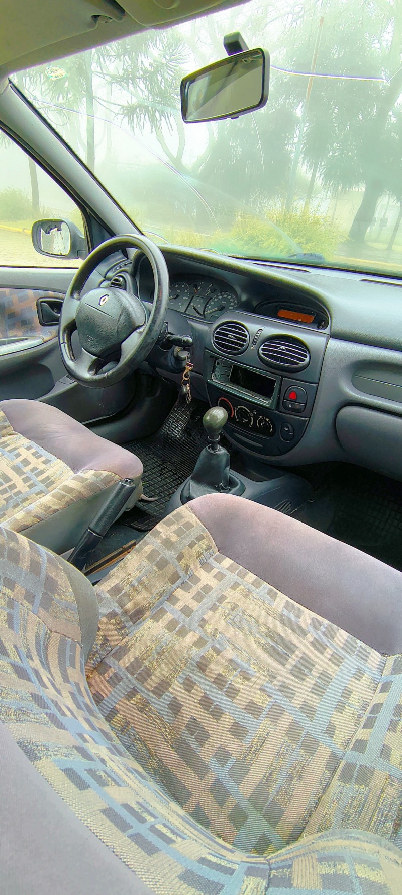 MÉGANE 1.6 RT 16V GASOLINA 4P MANUAL - 2001 - FARROUPILHA