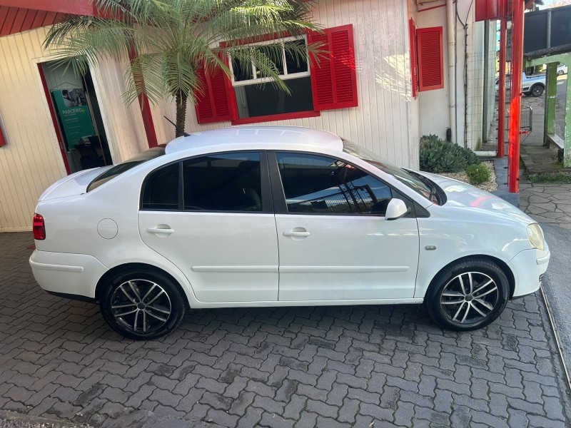 POLO 1.6 MI 8V E-FLEX 4P MANUAL - 2007 - TRêS COROAS
