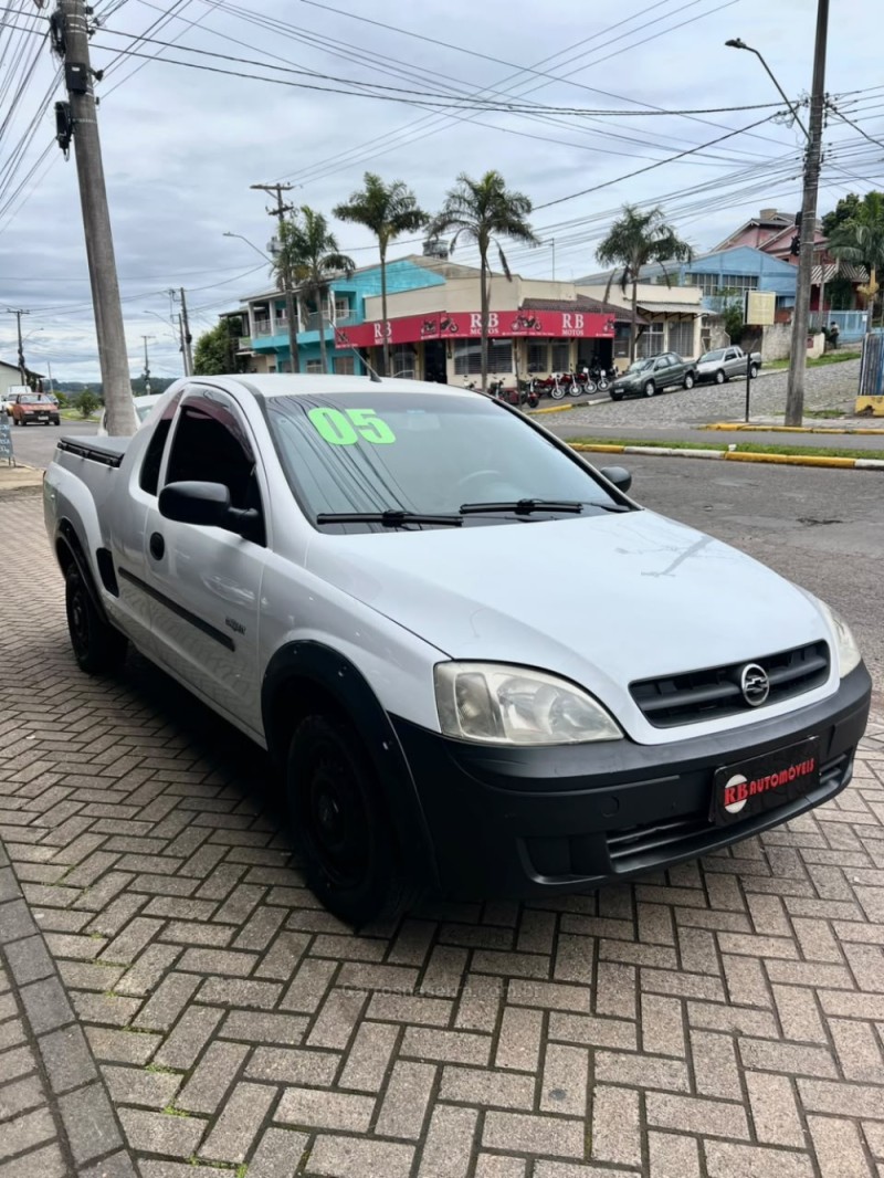 MONTANA 1.8 MPFI CONQUEST CS 8V FLEX 2P MANUAL - 2005 - PAROBé