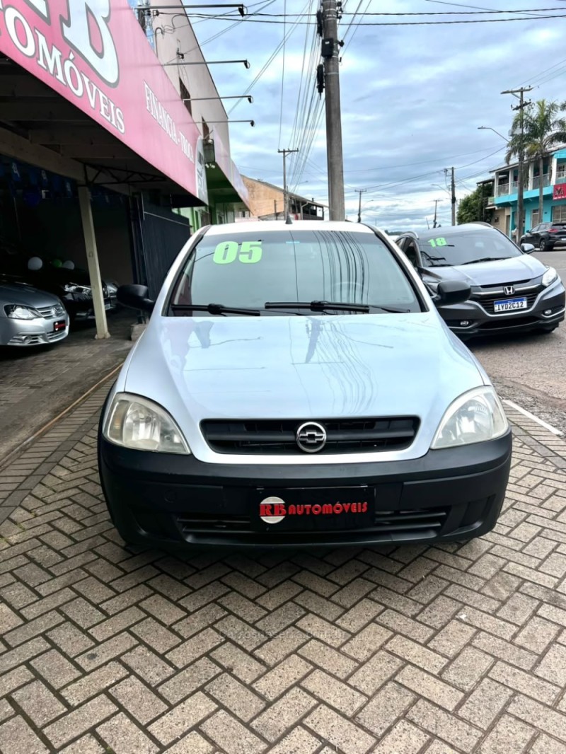 MONTANA 1.8 MPFI CONQUEST CS 8V FLEX 2P MANUAL - 2005 - PAROBé