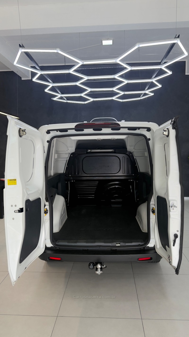 FIORINO 1.3 MPI FURGÃO 8V FLEX 2P MANUAL - 2025 - CAXIAS DO SUL