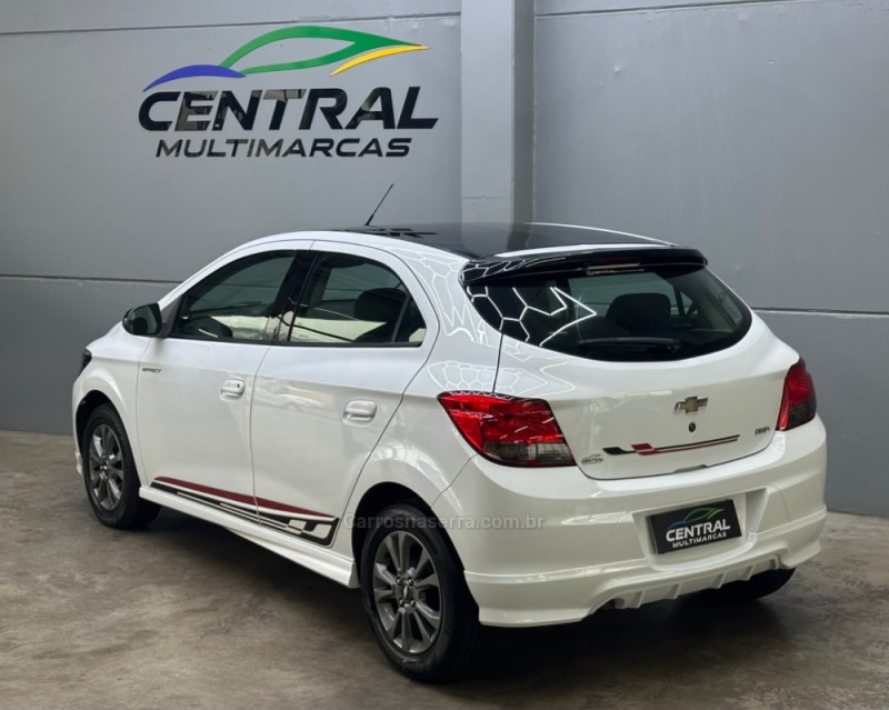 ONIX 1.4 MPFI EFFECT 8V FLEX 4P MANUAL - 2015 - VACARIA