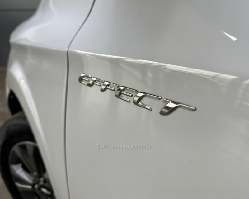 ONIX 1.4 MPFI EFFECT 8V FLEX 4P MANUAL - 2015 - VACARIA