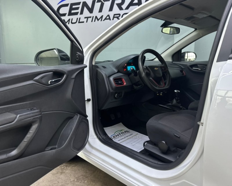 ONIX 1.4 MPFI EFFECT 8V FLEX 4P MANUAL - 2015 - VACARIA
