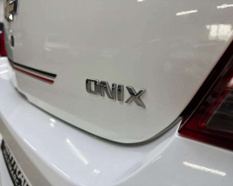 ONIX 1.4 MPFI EFFECT 8V FLEX 4P MANUAL - 2015 - VACARIA