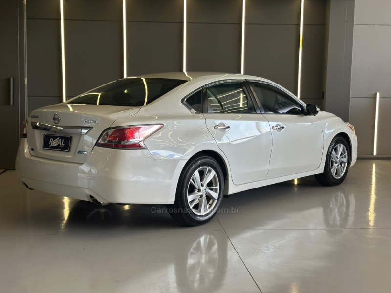 ALTIMA 2.5 SL 16V GASOLINA 4P AUTOMÁTICO - 2014 - SAPIRANGA