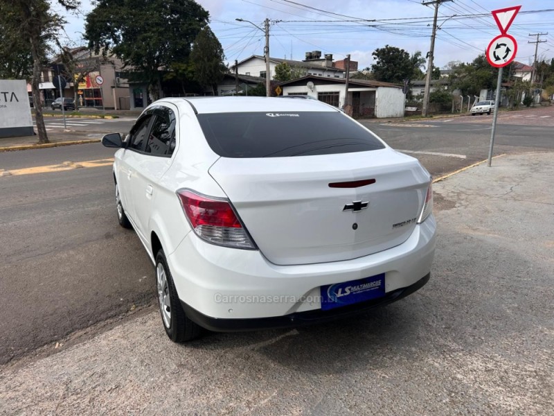 PRISMA 1.4 MPFI LT 8V FLEX 4P MANUAL - 2014 - VENâNCIO AIRES