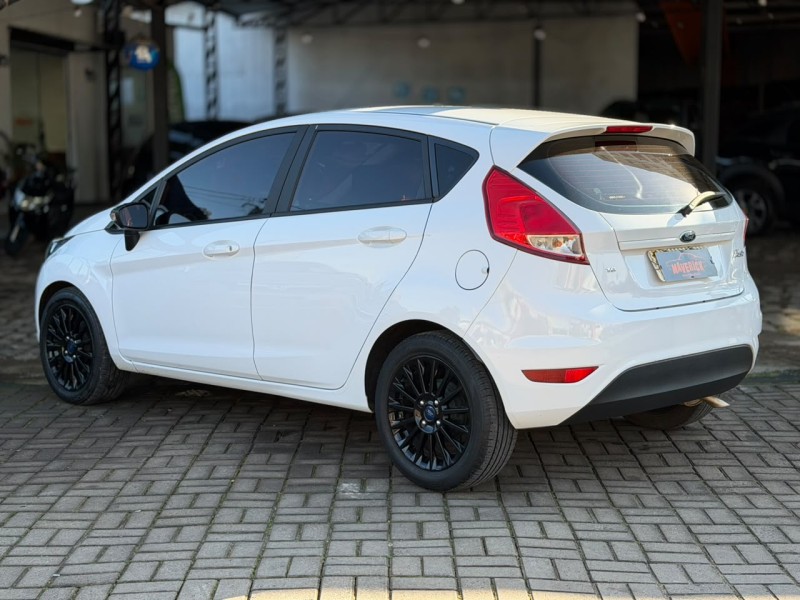 FIESTA 1.6 SE HATCH 16V FLEX 4P MANUAL - 2017 - LAGOA VERMELHA