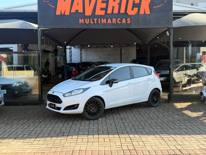 FIESTA 1.6 SE HATCH 16V FLEX 4P MANUAL - 2017 - LAGOA VERMELHA