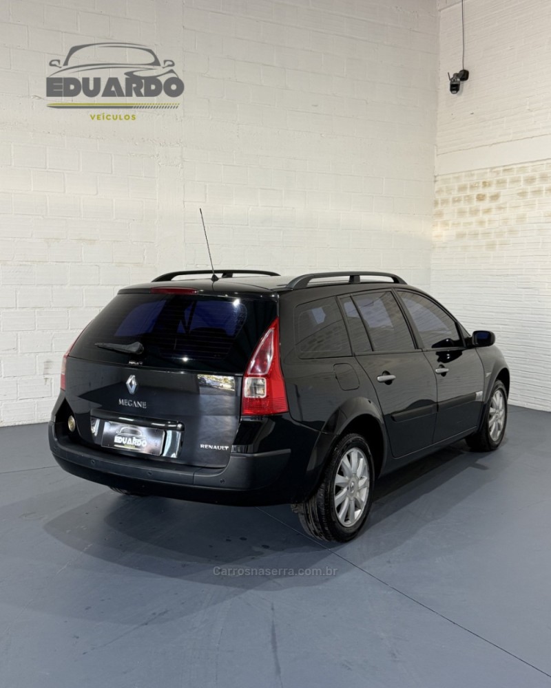 MÉGANE 1.6 EXTREME GRAND TOUR 16V FLEX 4P MANUAL - 2011 - ARROIO DO MEIO