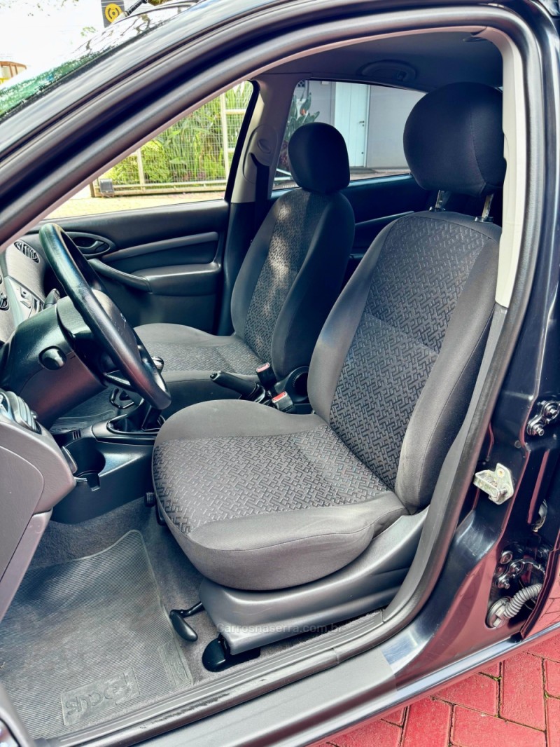 FOCUS 1.6 GLX 8V FLEX 4P MANUAL - 2008 - ROLANTE