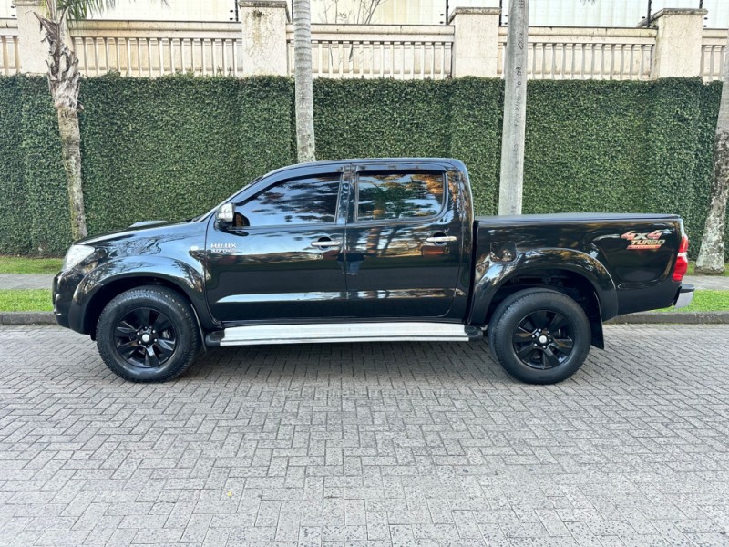 HILUX 3.0 SRV 4X4 CD 16V TURBO DIESEL 4P MANUAL - 2010 - CAXIAS DO SUL
