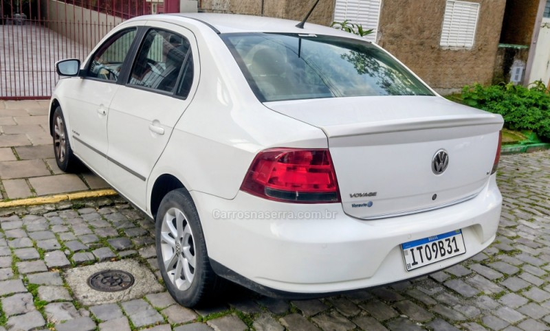 VOYAGE 1.6 MI COMFORTLINE 8V FLEX 4P MANUAL - 2013 - CAXIAS DO SUL