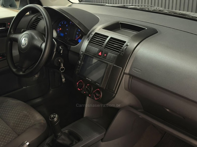 POLO 1.6 MI 8V FLEX 4P MANUAL - 2003 - ESTâNCIA VELHA