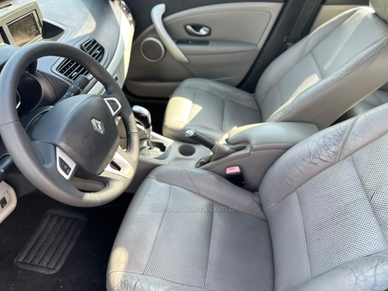 FLUENCE 2.0 PRIVILÉGE 16V FLEX 4P AUTOMÁTICO - 2011 - SAPIRANGA