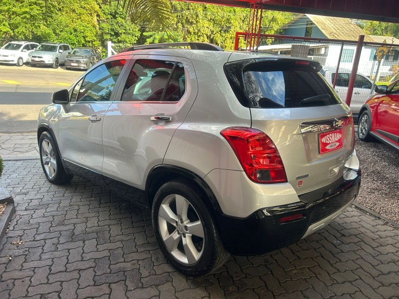 TRACKER 1.8 MPFI LT 4X2 16V FLEX 4P AUTOMÁTICO - 2014 - TRêS COROAS