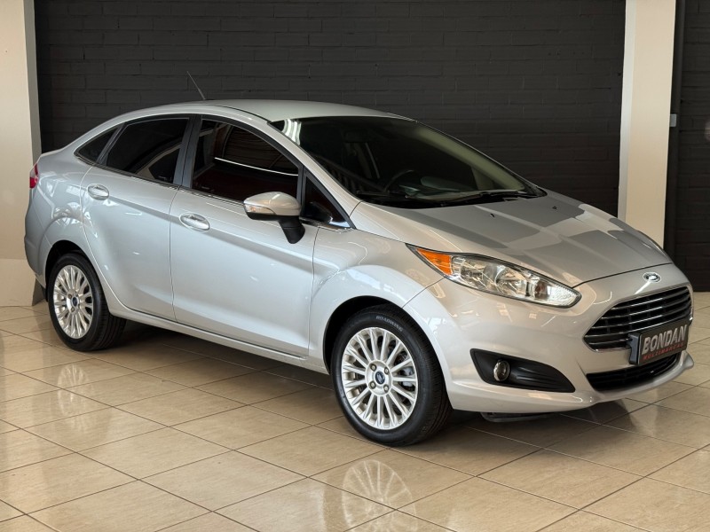 FIESTA 1.6 TITANIUM SEDAN 16V FLEX 4P AUTO - 2015 - FARROUPILHA