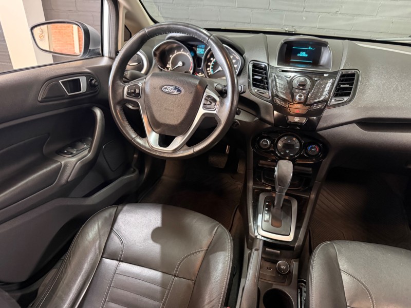 FIESTA 1.6 TITANIUM SEDAN 16V FLEX 4P AUTO - 2015 - FARROUPILHA