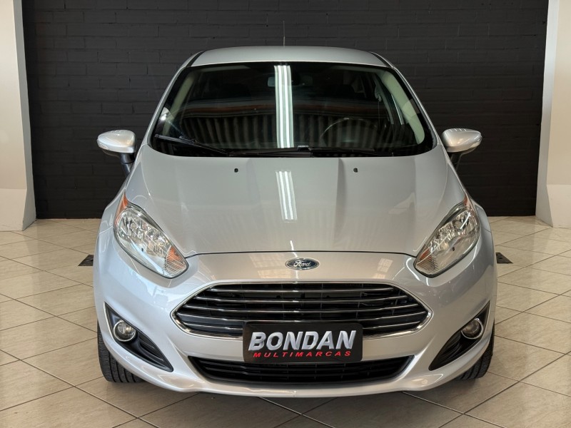 FIESTA 1.6 TITANIUM SEDAN 16V FLEX 4P AUTO - 2015 - FARROUPILHA