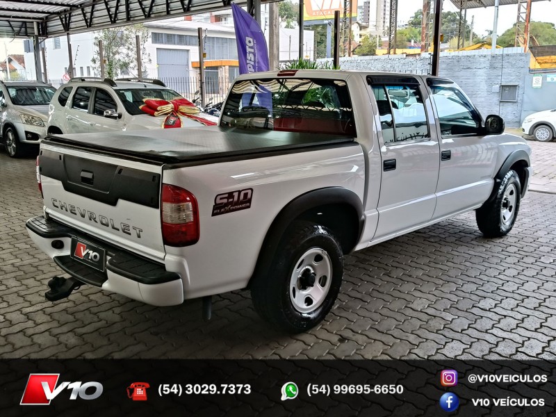 S10 2.4 MPFI ADVANTAGE 4X2 CD 8V FLEX 4P MANUAL - 2011 - CAXIAS DO SUL