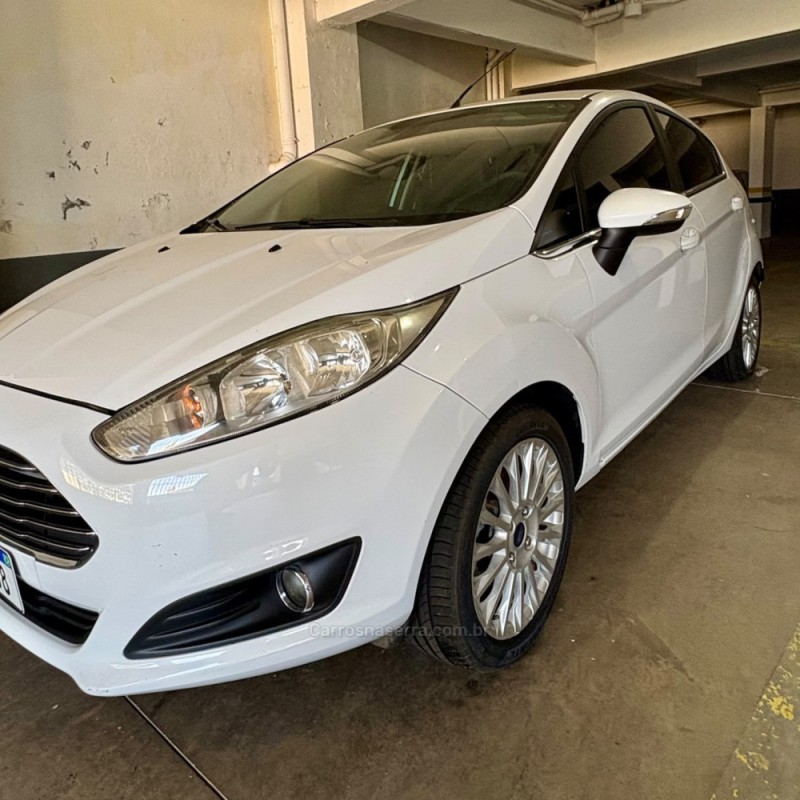 FIESTA 1.6 TITANIUM HATCH 16V FLEX 4P AUTOMÁTICO - 2016 - NOVA BASSANO