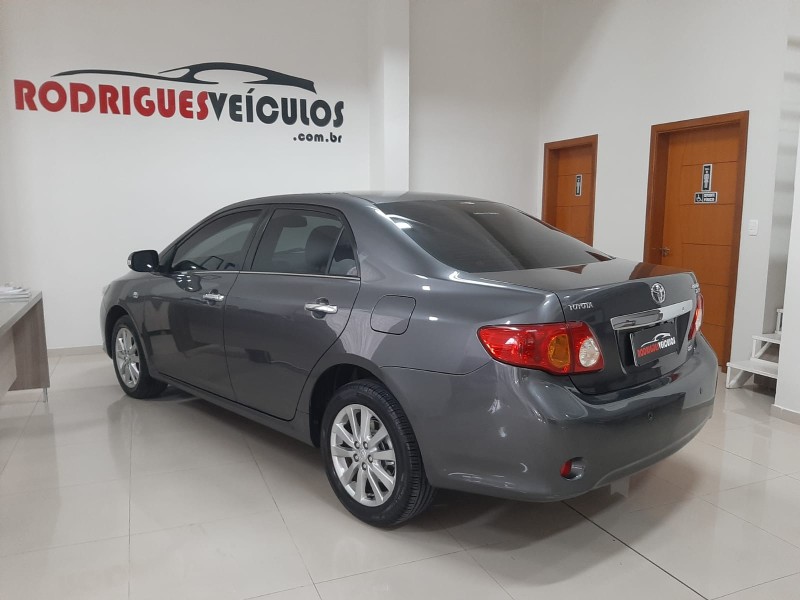 COROLLA 2.0 ALTIS 16V FLEX 4P AUTOMÁTICO - 2011 - CAXIAS DO SUL