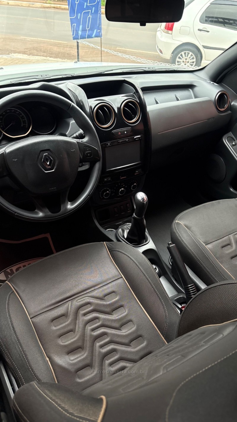 DUSTER 1.6 DYNAMIQUE 4X2 16V FLEX 4P MANUAL - 2016 - LAJEADO