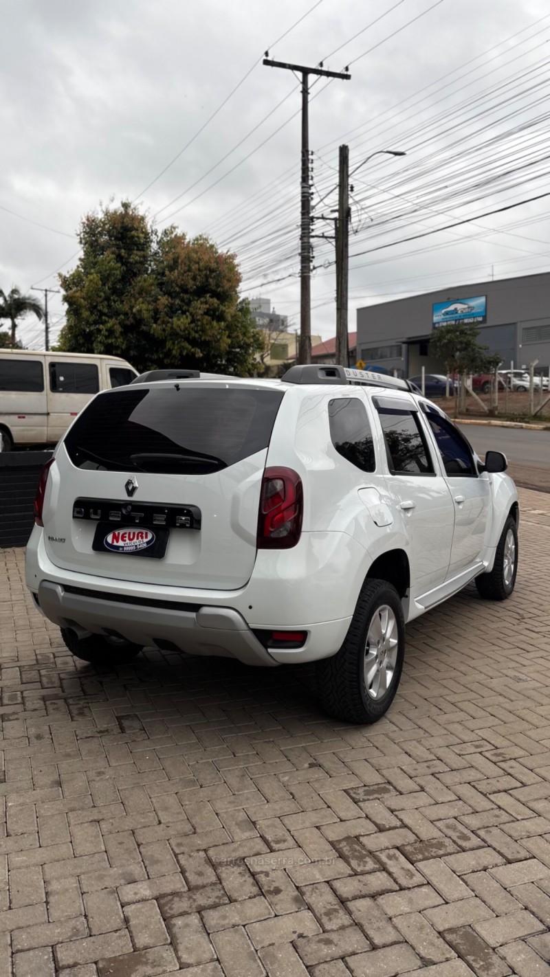DUSTER 1.6 DYNAMIQUE 4X2 16V FLEX 4P MANUAL - 2016 - LAJEADO