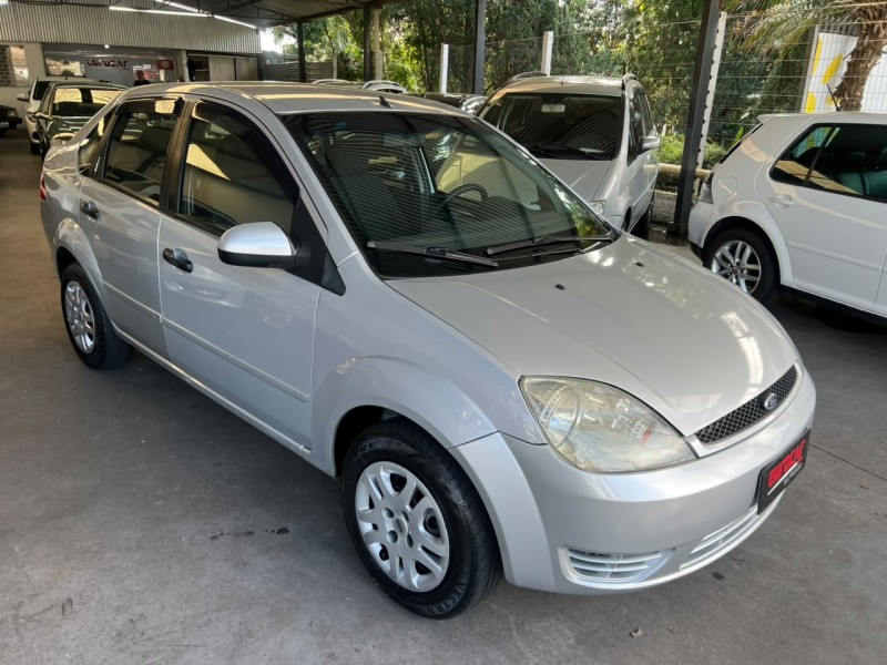 FIESTA 1.6 MPI SEDAN 8V FLEX 4P MANUAL - 2005 - CAXIAS DO SUL