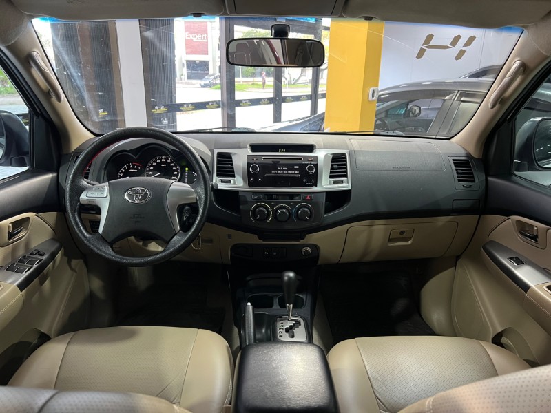 HILUX SW4 2.7 SR 4X2 16V FLEX 4P AUTOMÁTICO - 2014 - CAXIAS DO SUL