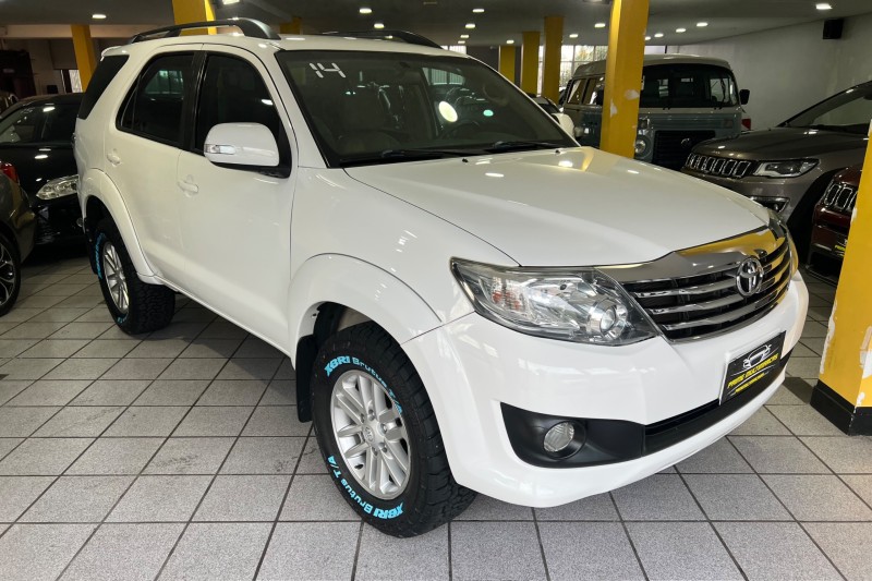 HILUX SW4 2.7 SR 4X2 16V FLEX 4P AUTOMÁTICO - 2014 - CAXIAS DO SUL