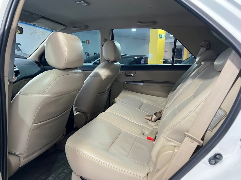 HILUX SW4 2.7 SR 4X2 16V FLEX 4P AUTOMÁTICO - 2014 - CAXIAS DO SUL