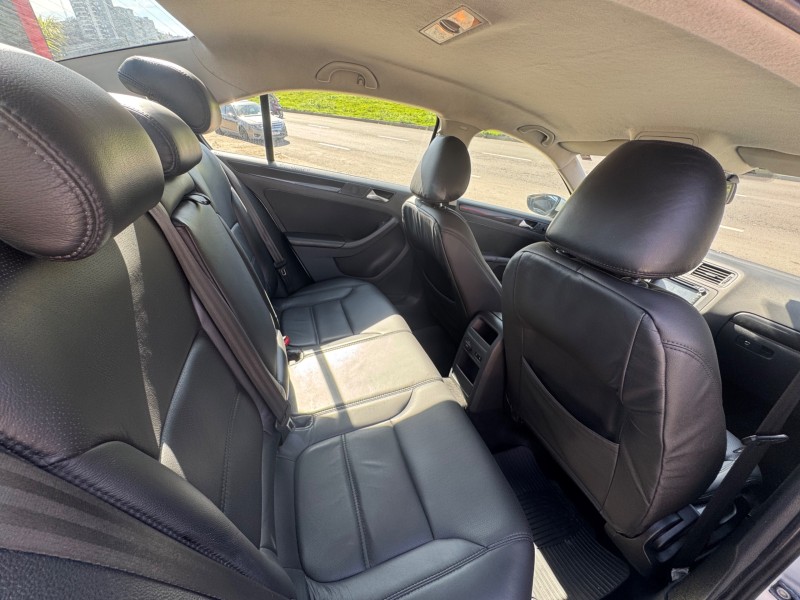 JETTA 2.0 COMFORTLINE FLEX 4P TIPTRONIC - 2012 - CAXIAS DO SUL