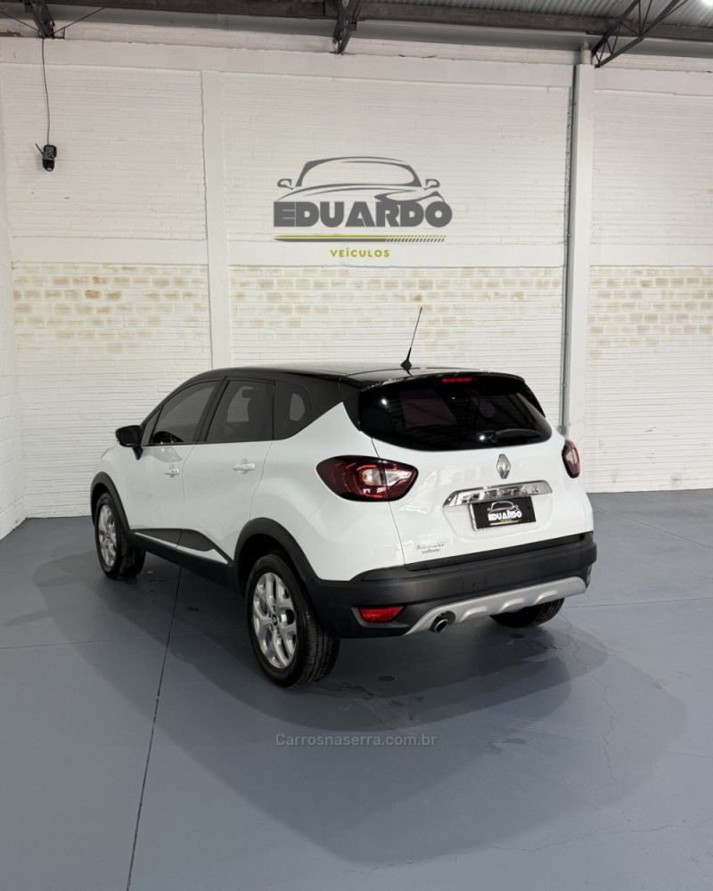 CAPTUR 1.6 16V SCE FLEX ZEN MANUAL - 2018 - ARROIO DO MEIO