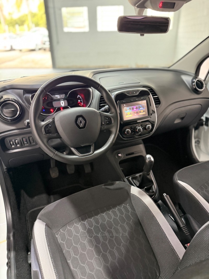 CAPTUR 1.6 16V SCE FLEX ZEN MANUAL - 2018 - ARROIO DO MEIO