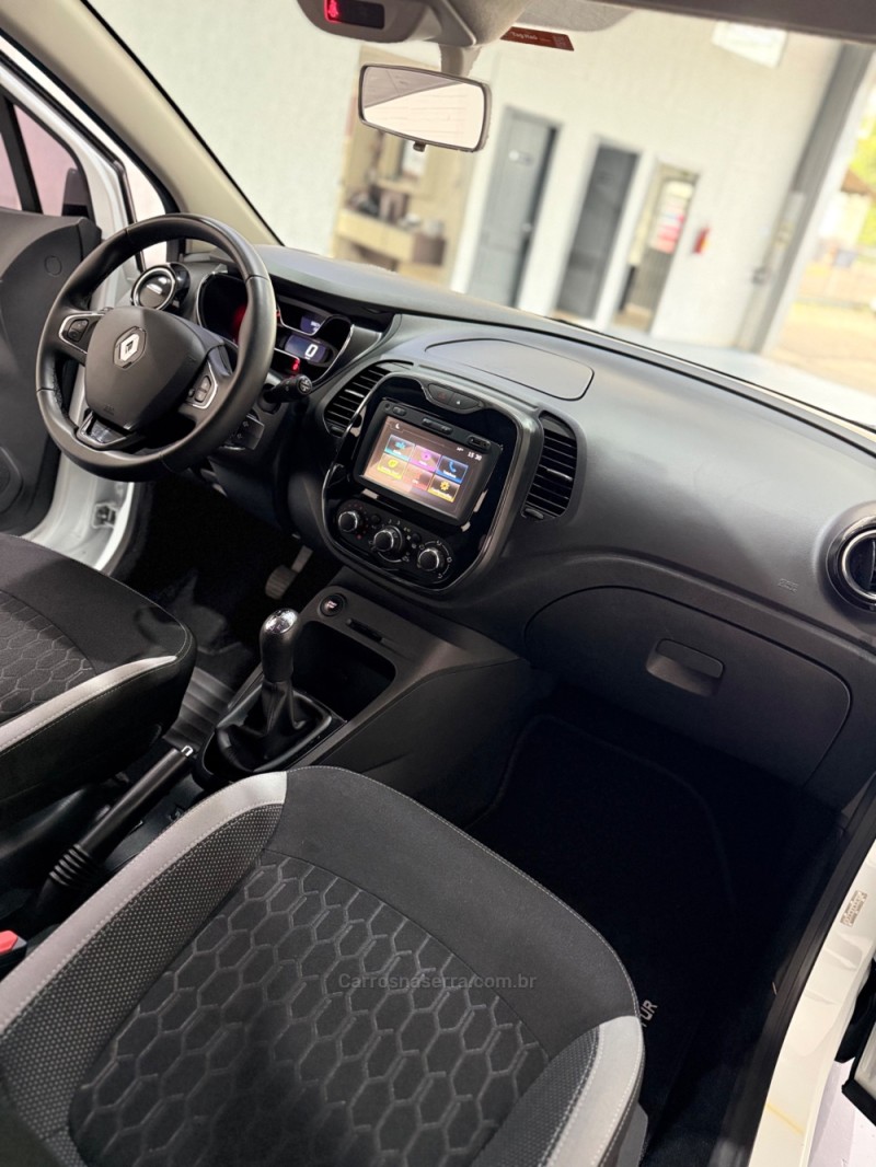 CAPTUR 1.6 16V SCE FLEX ZEN MANUAL - 2018 - ARROIO DO MEIO