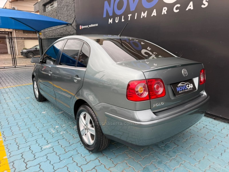 POLO SEDAN 1.6 MI COMFORTLINE 8V FLEX 4P MANUAL - 2011 - ESTâNCIA VELHA