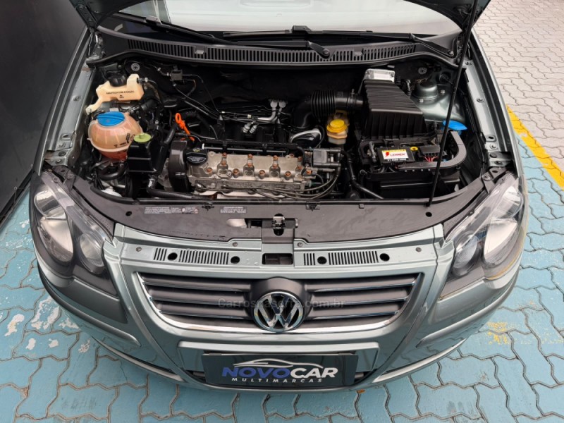 POLO SEDAN 1.6 MI COMFORTLINE 8V FLEX 4P MANUAL - 2011 - ESTâNCIA VELHA