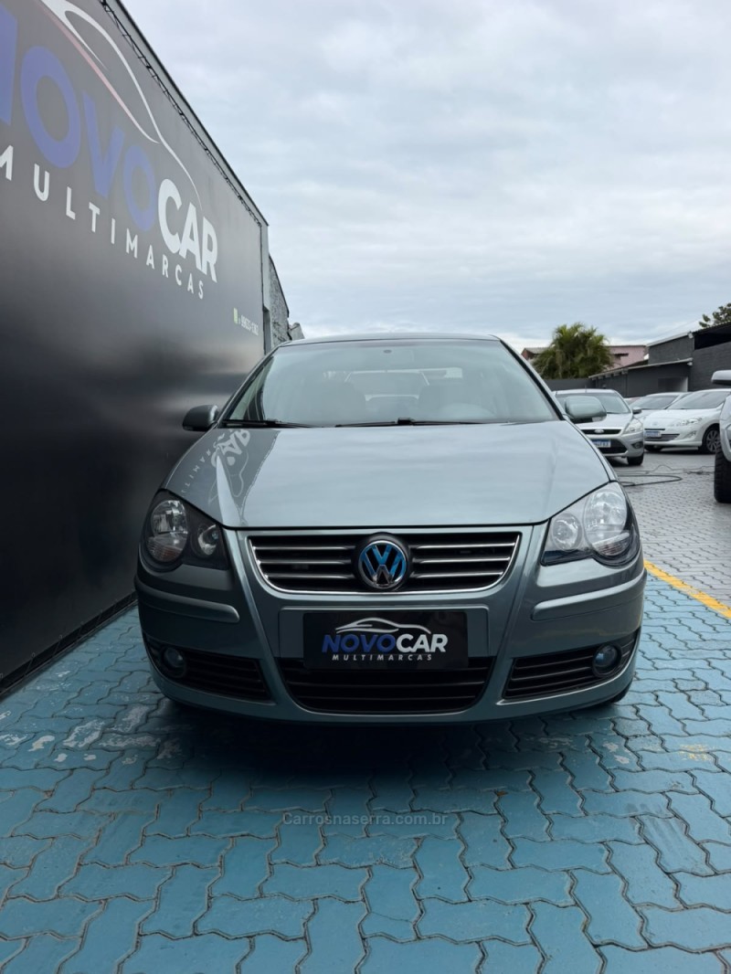 POLO SEDAN 1.6 MI COMFORTLINE 8V FLEX 4P MANUAL - 2011 - ESTâNCIA VELHA