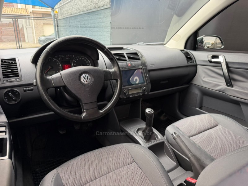 POLO SEDAN 1.6 MI COMFORTLINE 8V FLEX 4P MANUAL - 2011 - ESTâNCIA VELHA