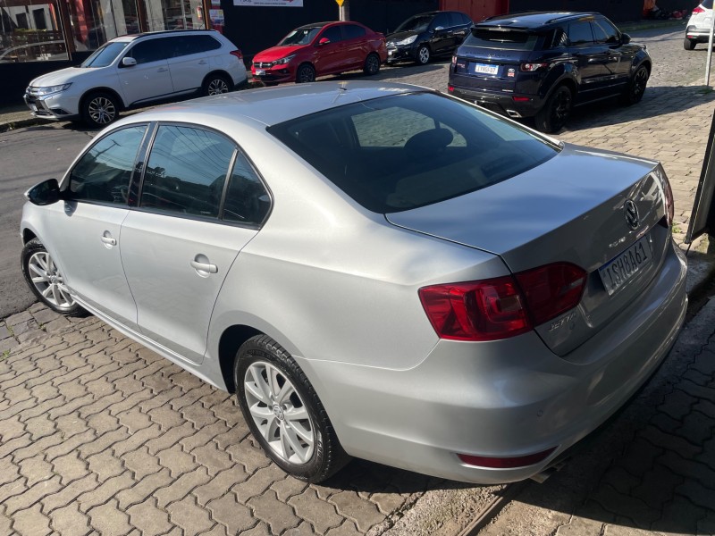 JETTA 2.0 COMFORTLINE FLEX 4P TIPTRONIC - 2012 - CAXIAS DO SUL